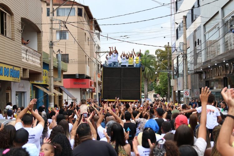 FESTA GRATUITA - Carnaval para o povo na Rua Fernão Dias