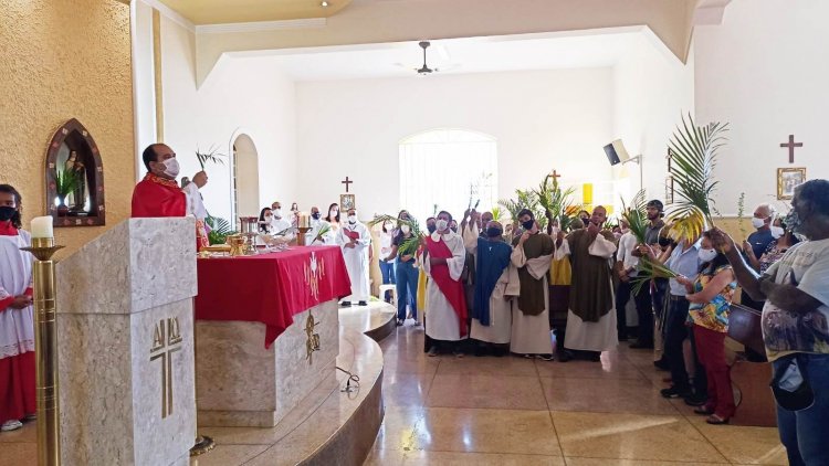 DOMINGO DE RAMOS - Procissão de Ramos marca início da Semana Santa