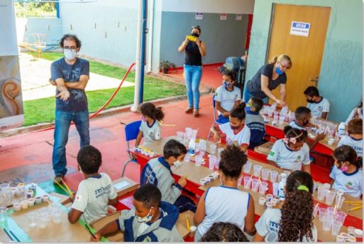 BRINQUEDO DE TERRA - Oficina leva arte a escolas  na segunda semana de junho