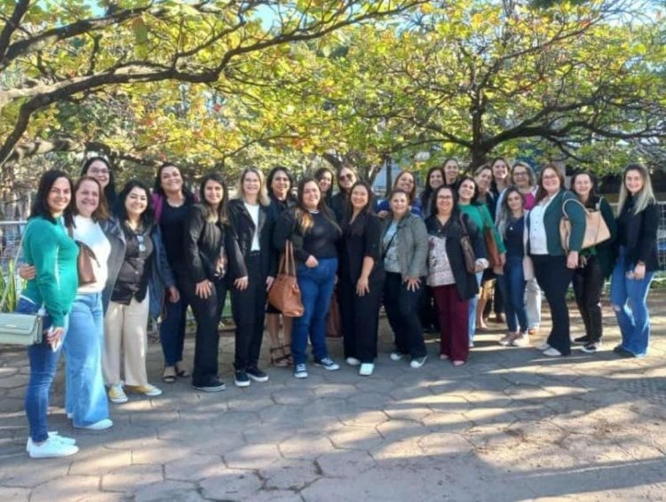 EDUAÇÃO INFANTIL - Profissionais da  Educação participam  de encontro estadual