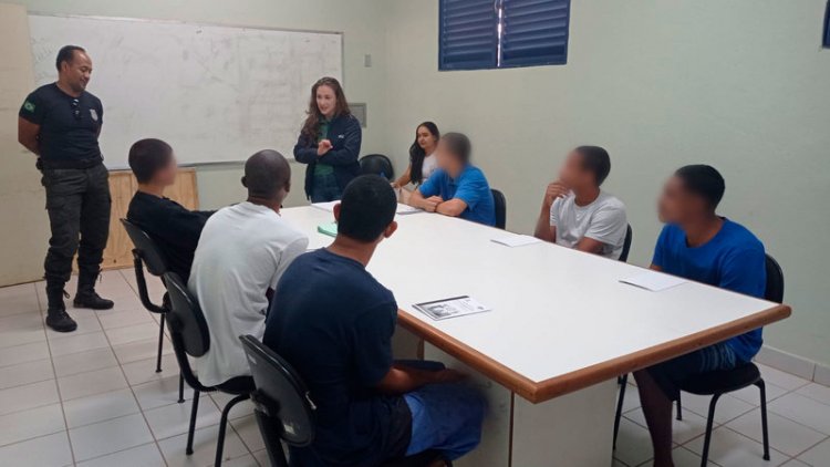 Jovens em unidades socioeducativas participam de capacitação
