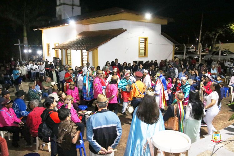 HONRA À NOSSA SENHORA DO ROSÁRIO - Guardas e congadeiros marcam presença neste domingo