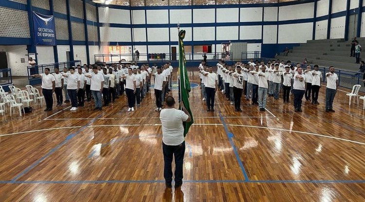 SOLENIDADE - Entrega CDI dos jovens alistados no município
