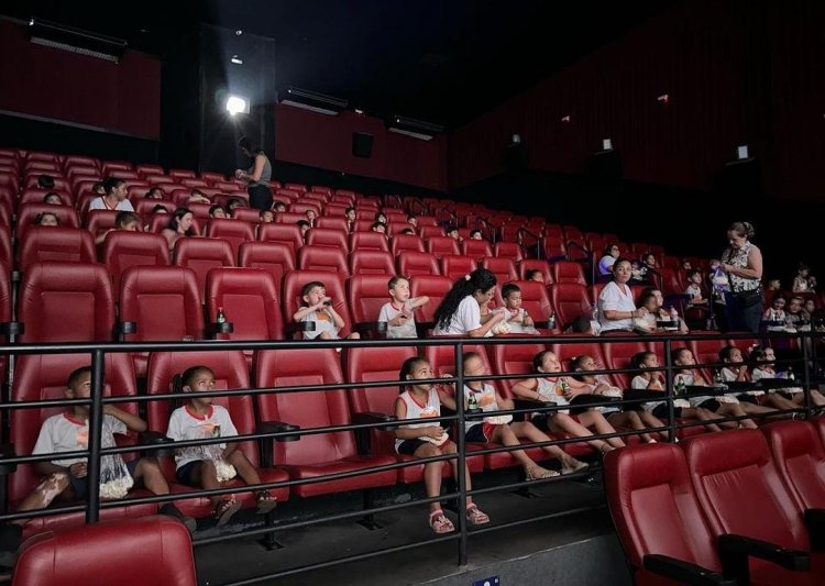 Alunos da rede pública no cinema