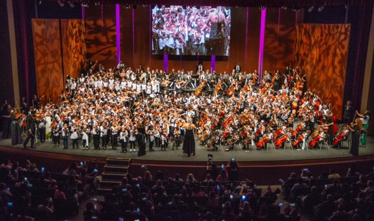 ORQUESTRA JOVEM DAS GERAIS -  Alunos de Itatiaiuçu se  apresentam no Palácio das Artes