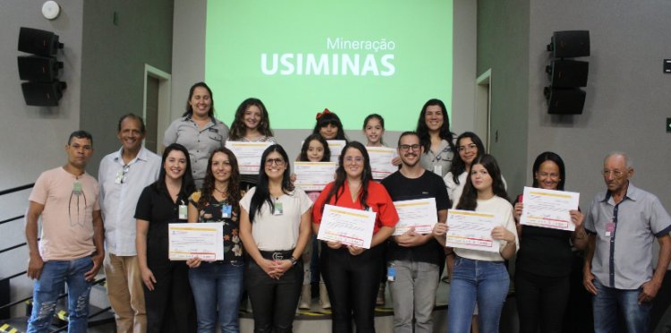 Alunos da  Corporação Musical encerram aulas  de violão e teclado