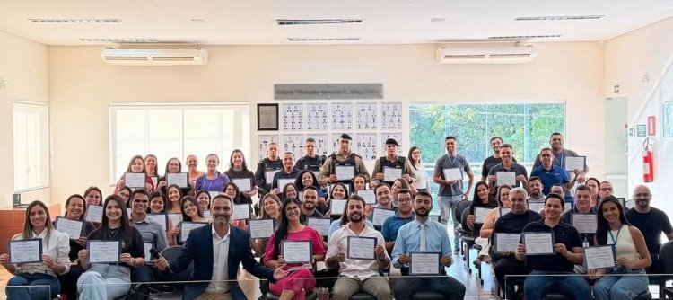 Servidores públicos participam de curso de  comunicação e oratória