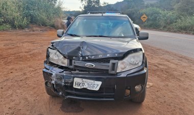 ACIDENTE - Ecosport bate na traseira de Corsa na MG-431