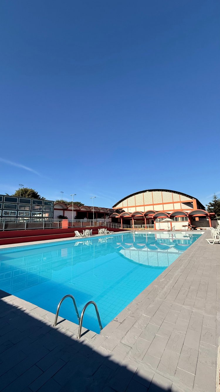 LAZER E  BEM-ESTAR - Piscina e bar do Poliesportivo entregues