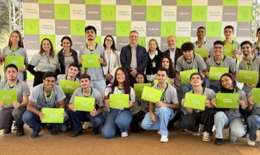 RECONHECIMENTO - Usiminas premia 20 estudantes com Bolsas de Excelência