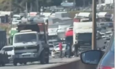 Sete veículos se envolvem em acidente na Fernão Dias