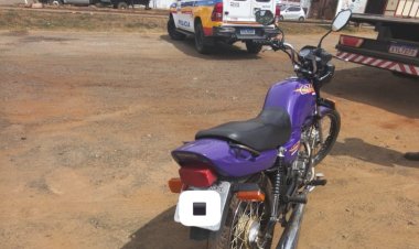 Moto é apreendida na rodovia
