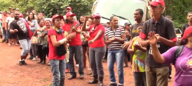 ACAMPAMENTO DO MST - Moradores denunciam expulsões e abusos