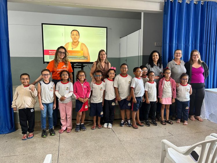 VER E VIVER - Programa entrega óculos a estudantes