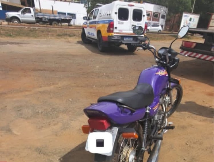 Homem de 24 anos é preso com moto adulterada na MG-431, em Itatiaiuçu