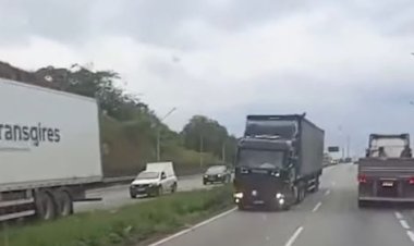 Carreta flagrada  na contramão  na Fernão Dias