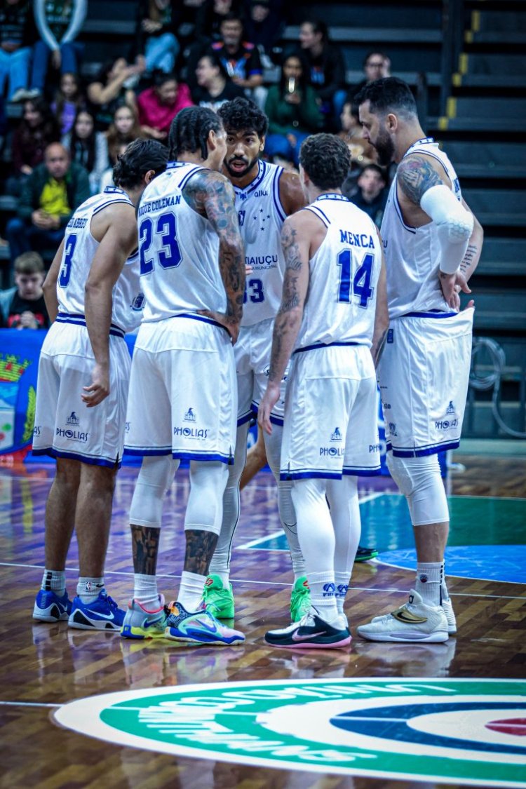 Cruzeiro Basquete vence na estreia do NBB